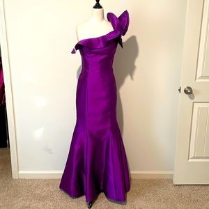 Gorgeous purple one shoulder gown!